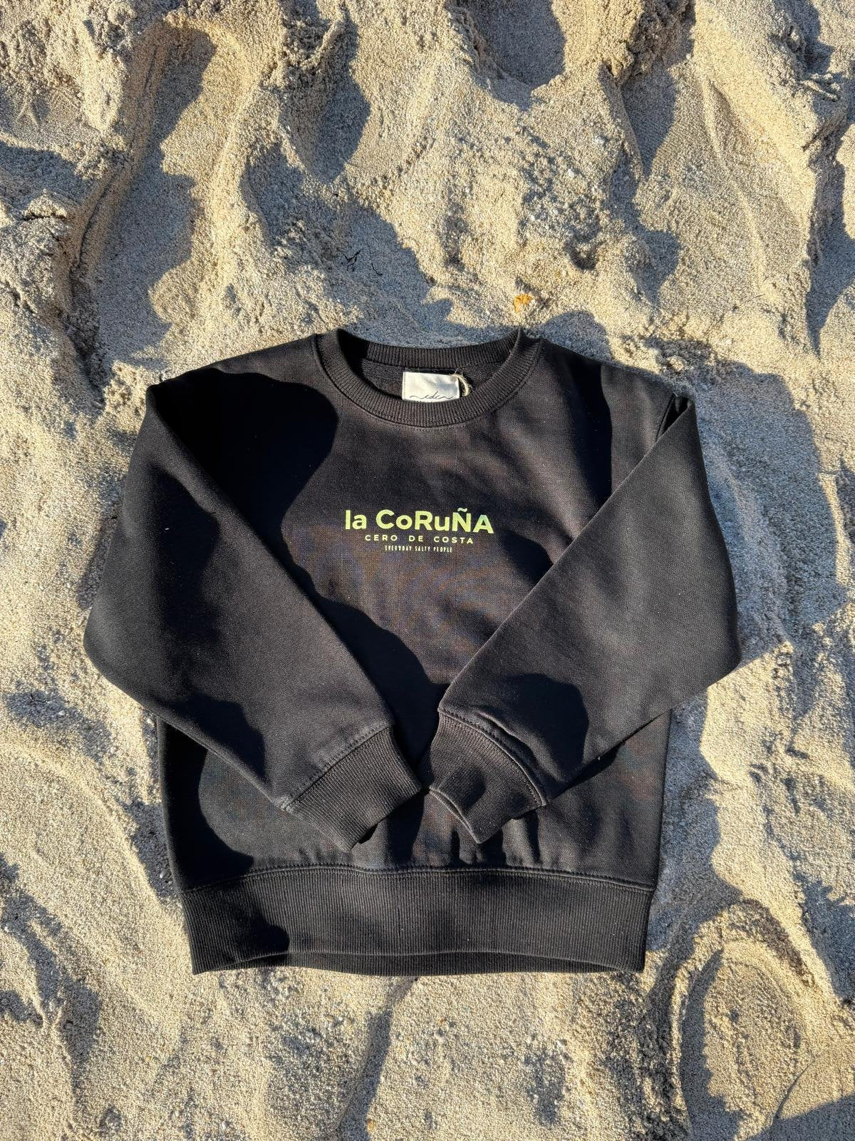 SUDADERA KIDS NEGRO/FLÚOR "LA CORUÑA" PLAYAS CIUDAD