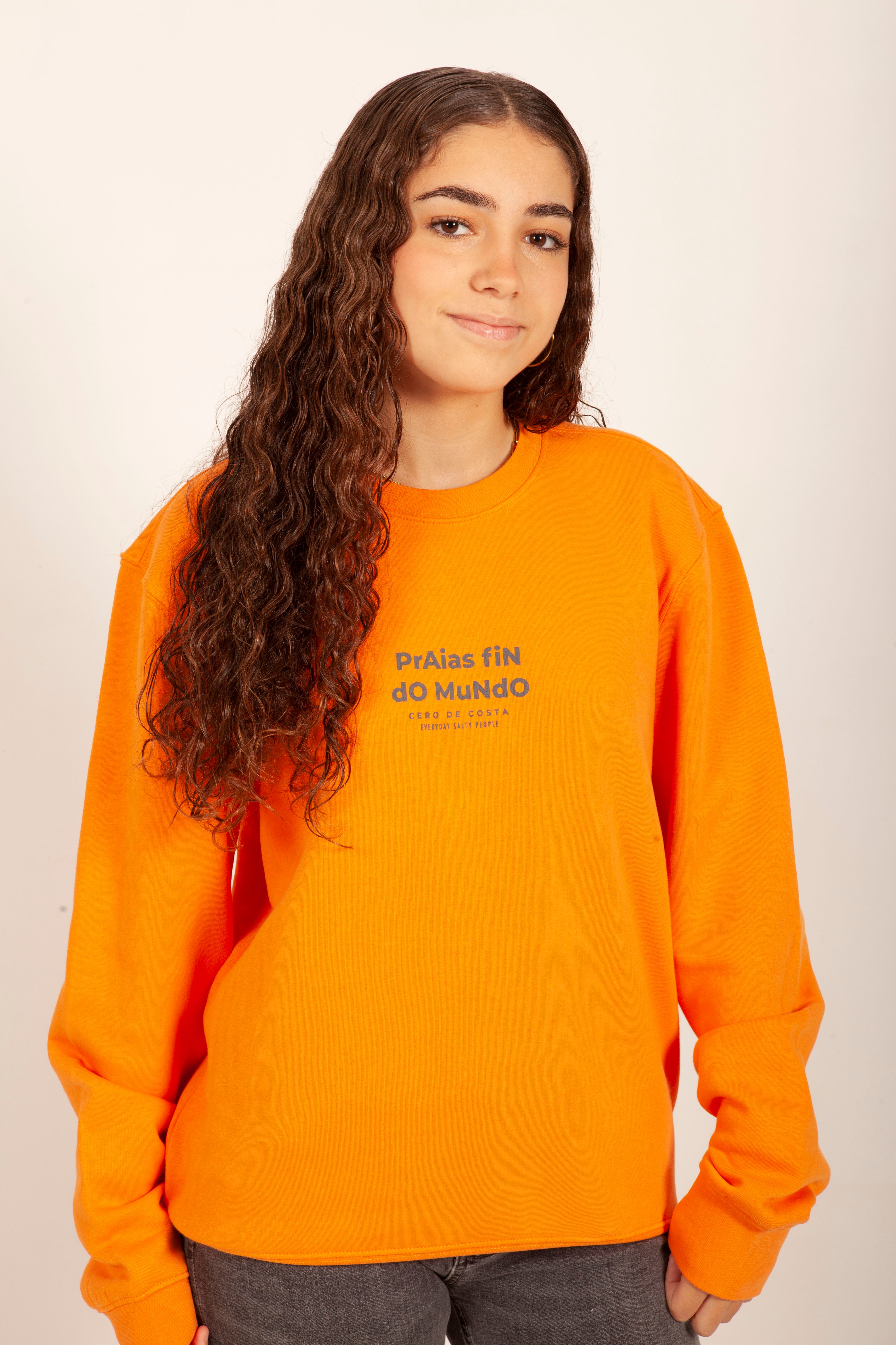 SUDADERA NARANJA/ANTRACITA "FIN DO MUNDO" SIN CAPUCHA