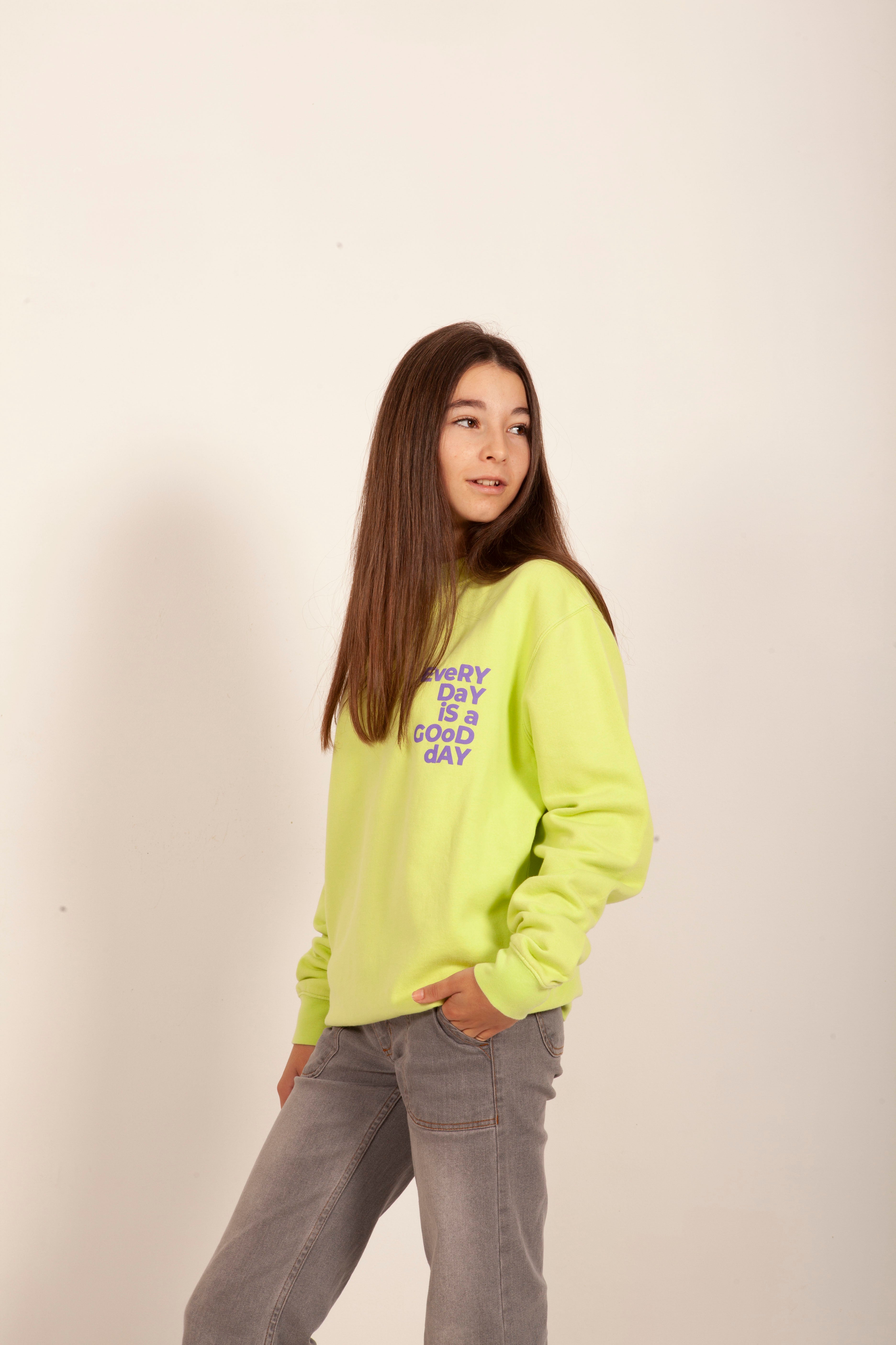 SUDADERA OVERSIZE VERDE FLUOR/MALVA CERO LOGO