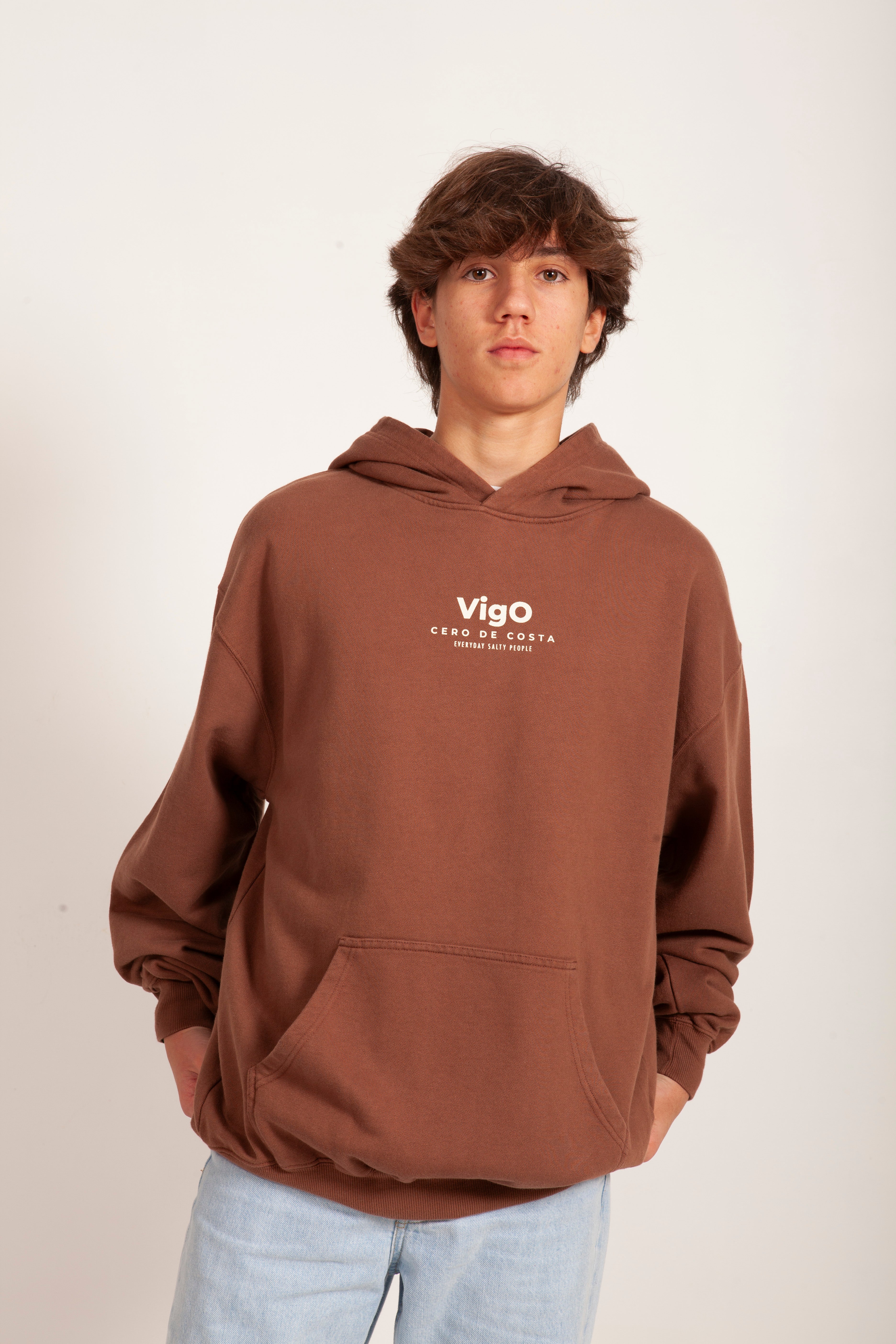 SUDADERA MARRÓN/BLANCO "VIGO"