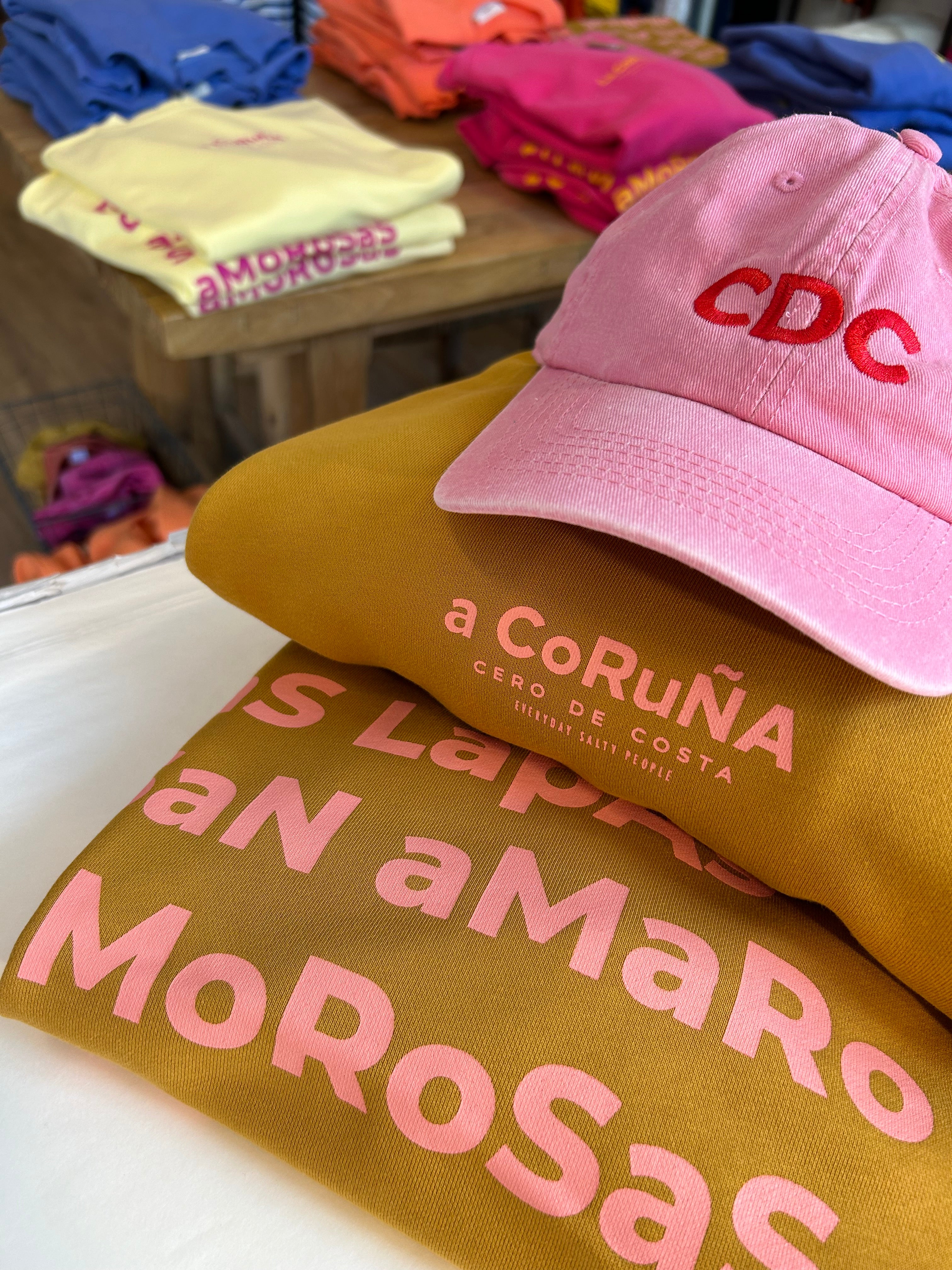 SUDADERA MARRÓN/ROSA "A CORUÑA" CIUDAD SIN CAPUCHA