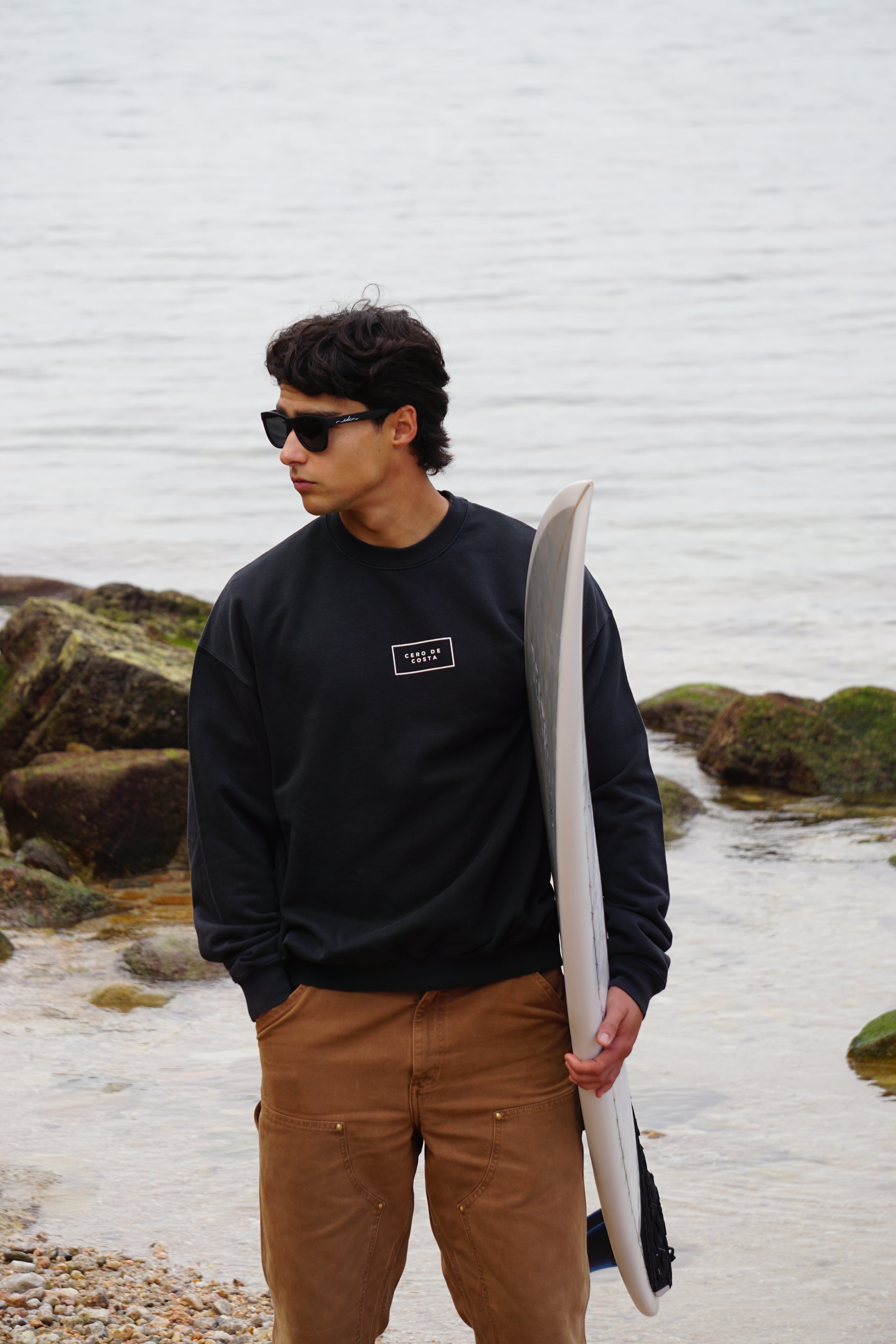 SUDADERA NEGRO/BLANCO “CDC” SIN PLAYAS