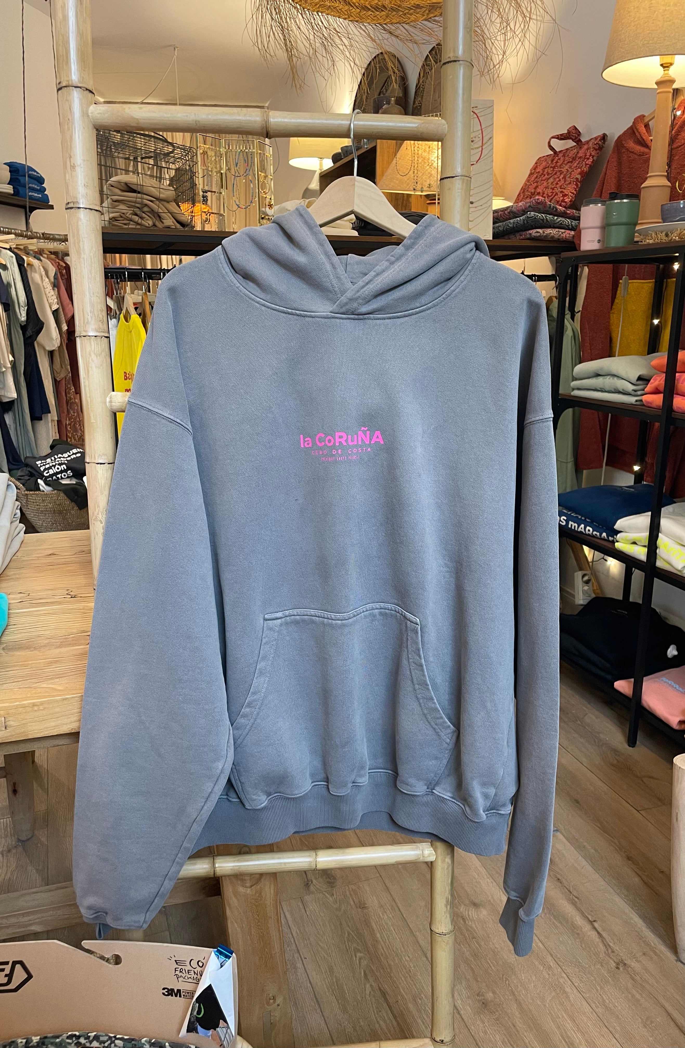 SUDADERA GRIS/FUCSIA “LA CORUÑA” PLAYAS CIUDAD CON CAPUCHA