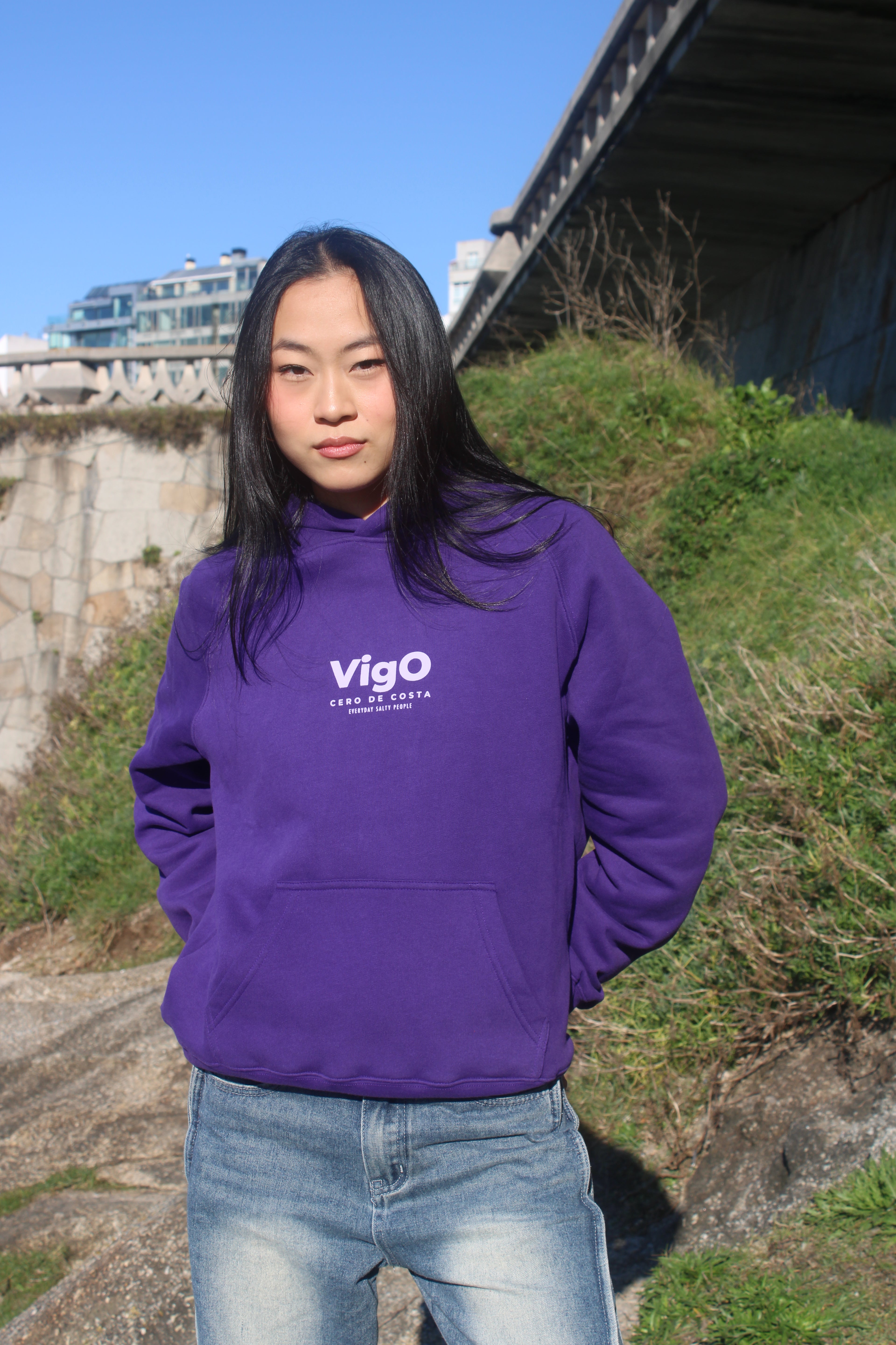 SUDADERA VIOLETA/LILA "VIGO" CON CAPUCHA