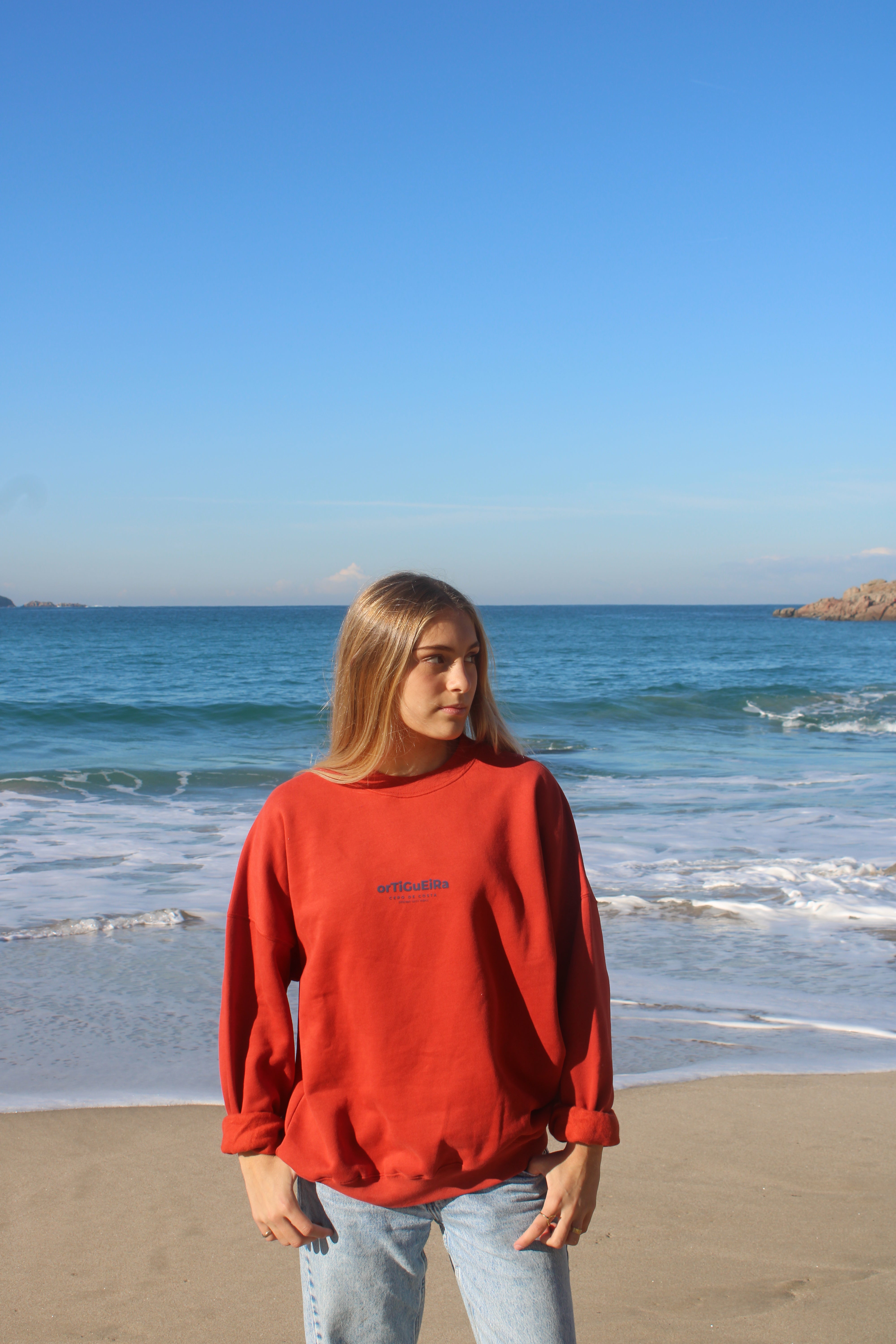 SUDADERA OVERSIZE ROJO/AZUL 