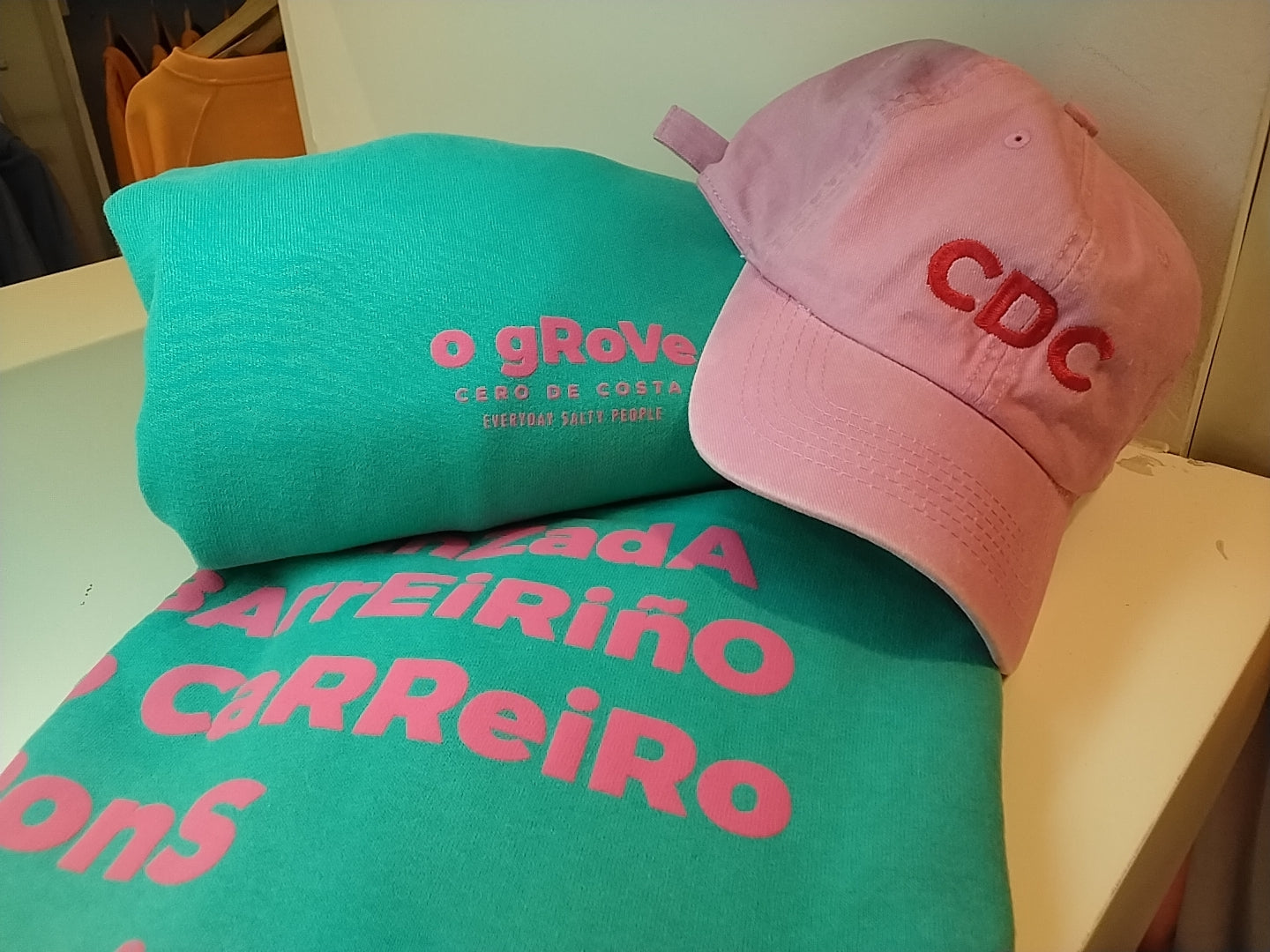 SUDADERA VERDE MENTA/FUCSIA "O GROVE" SIN CAPUCHA